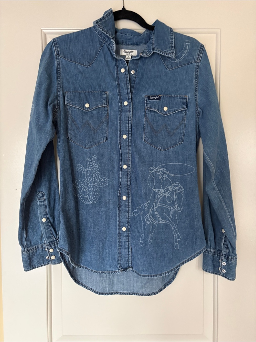 Wrangler Blue Denim Embroidered Western Shirt - Picture 3 of 4
